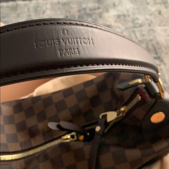 Authentic Louis Vuitton bag - Picture 4 of 5